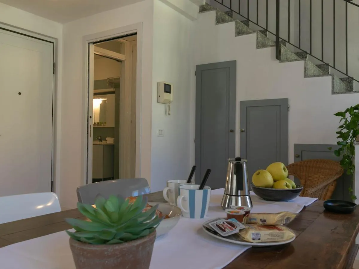 Mamma Ciccia Holiday Home - Casa Azzurra Mandello del Lario