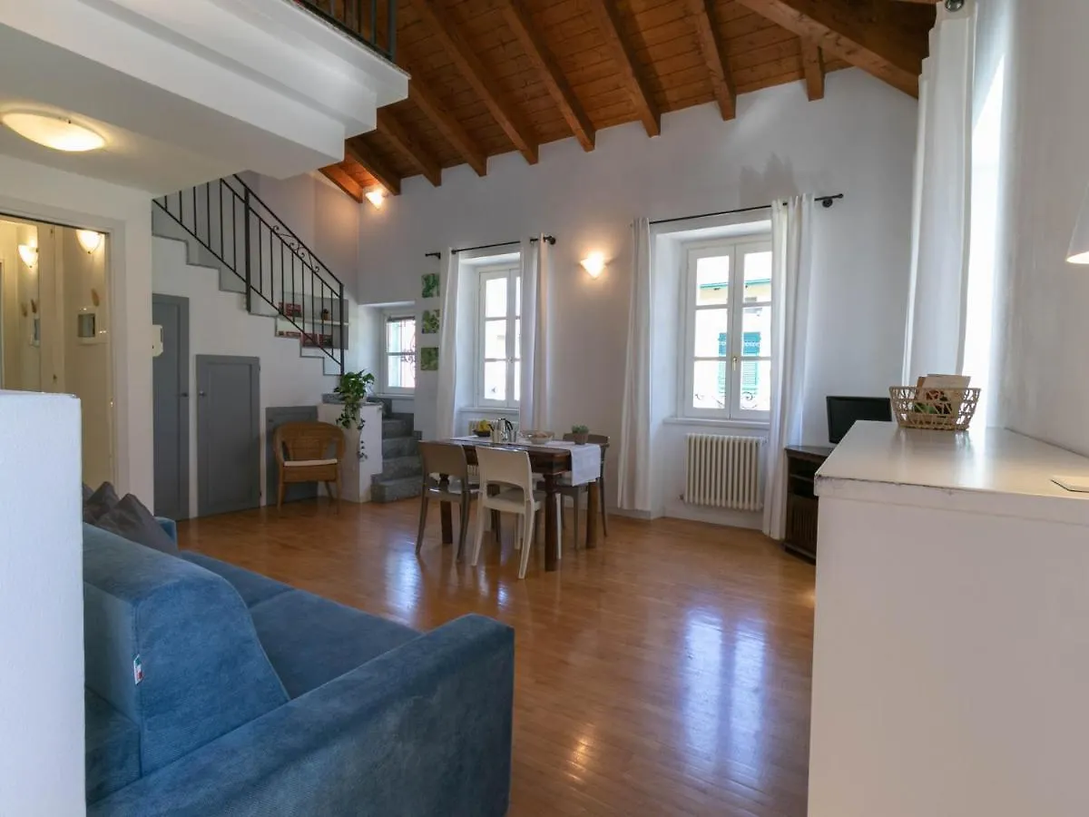 Mamma Ciccia Holiday Home - Casa Azzurra Mandello del Lario