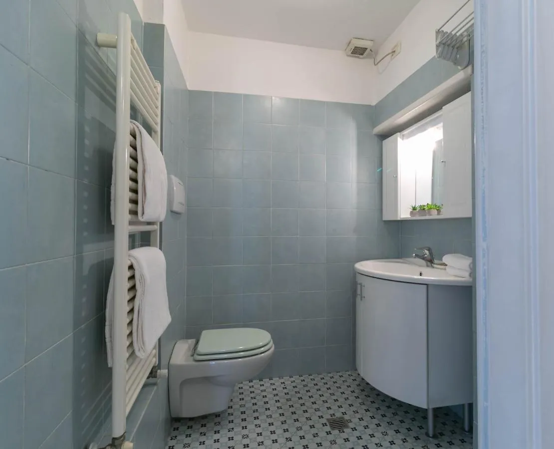 Mamma Ciccia Holiday Home - Casa Azzurra Mandello del Lario 0*,