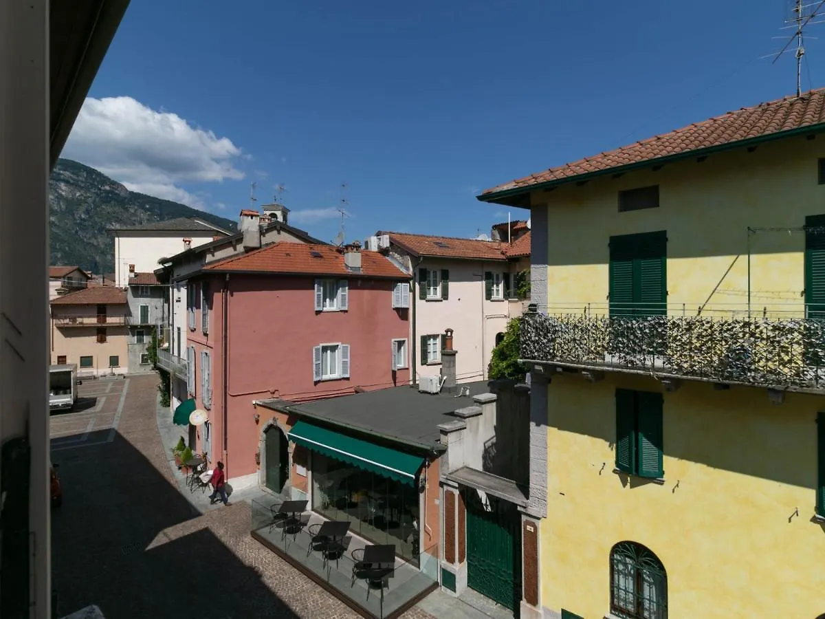 Apartment Mamma Ciccia Holiday Home - Casa Azzurra Mandello del Lario