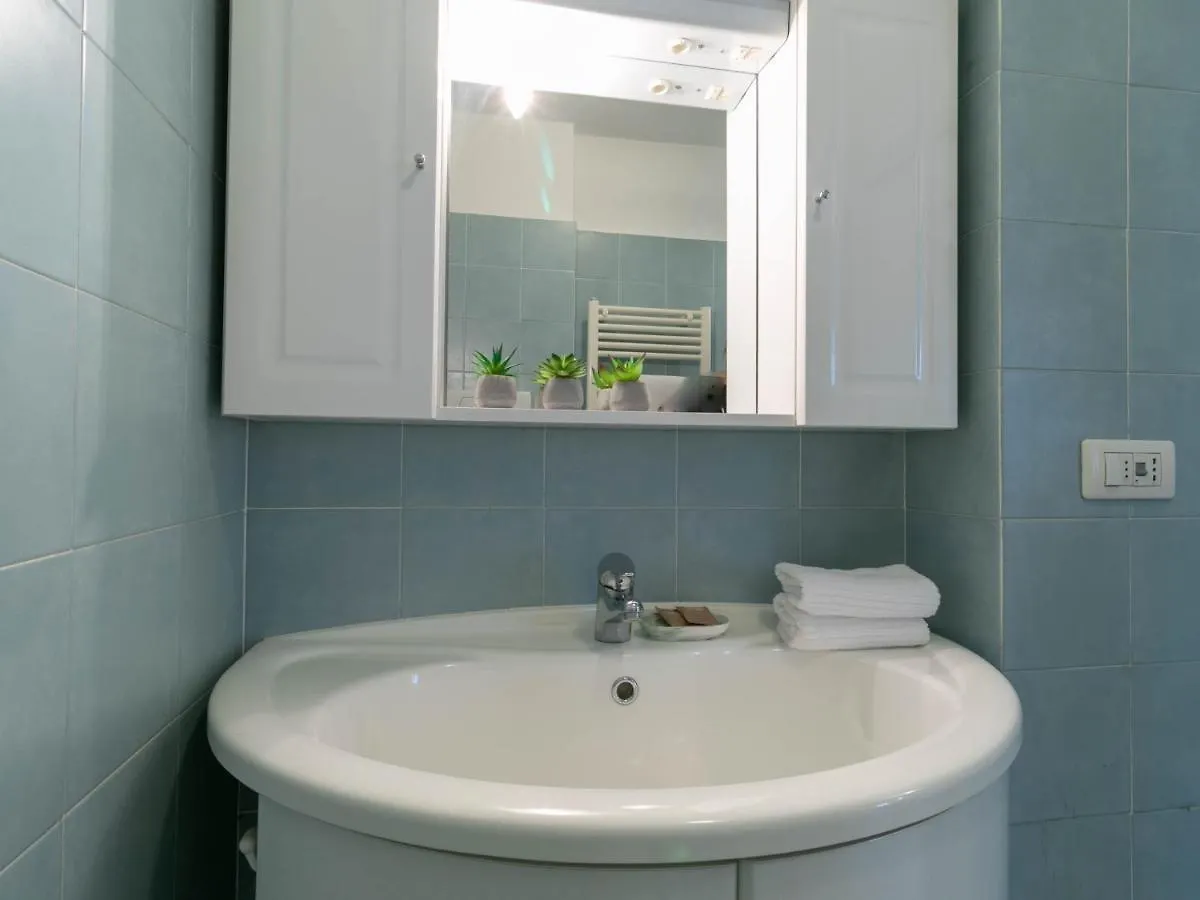 Mamma Ciccia Holiday Home - Casa Azzurra Mandello del Lario