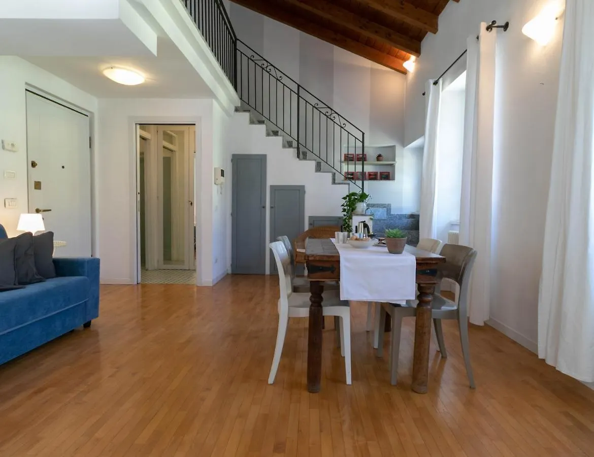 Mamma Ciccia Holiday Home - Casa Azzurra Mandello del Lario 0*,