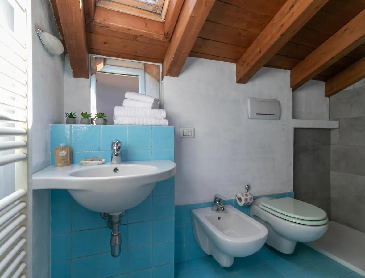 Mamma Ciccia Holiday Home - Casa Azzurra Mandello del Lario